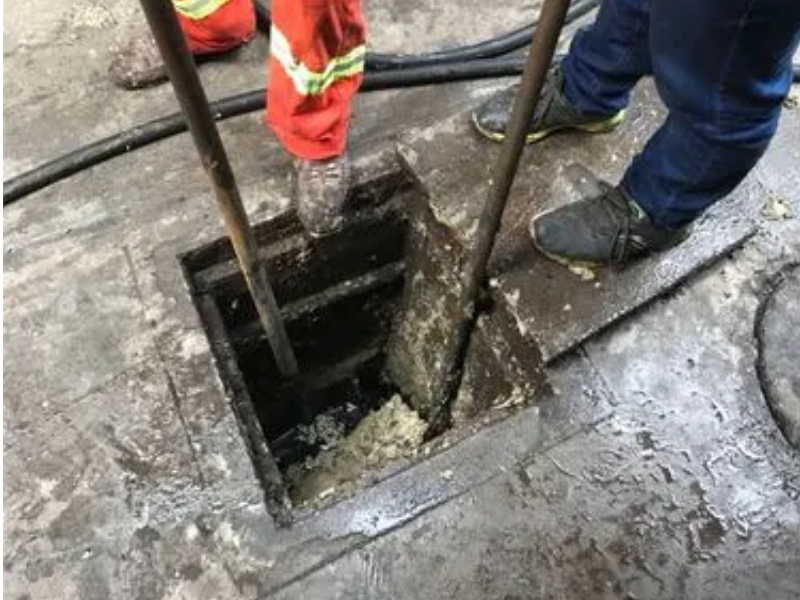 新建长堎大道抽粪化粪池清理疏通管道